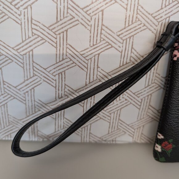 COACH BLACK FLORAL PVC LEATHER CORNER STITCH WRISTLET - Picture 2 of 8